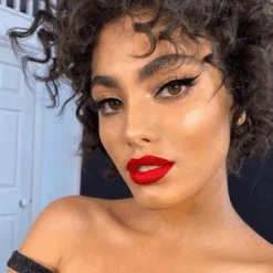 The Bolds Lip Kit -Beauty Bakerie Shop 4 0c9bd13a f160 4606 a50b e3e30b30af9d 1