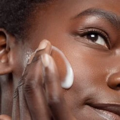 Smart Response Serum -Beauty Bakerie Shop Cynthia application 1