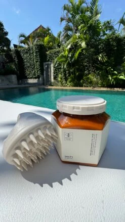 Royal Jelly Hydrating Hair Mask -Beauty Bakerie Shop D3D170C2 2EC8 4E89 99C0 47438BE65E55