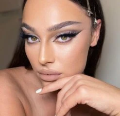 Line And Define | Eyeliner And Eyebrow Crayon 13 Line And Define | Eyeliner And Eyebrow Crayon -Beauty Bakerie Shop IMG 5320