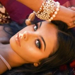 24 Eyeshadow Palette - Abu Dhabi 15 24 Eyeshadow Palette - Abu Dhabi -Beauty Bakerie Shop Klara Cosmetics Abu Dhabi 24 eyeshadow palette professional pigmented shades looks on the model colorful shimmer matte glitter sparkle multichrome