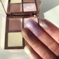 Selfie Queen - Glow Kit Highlighter Palette -Beauty Bakerie Shop Klara Cosmetics Glow Kit Selfie Queen highlighter eyeshadow palette professional pigmented shades swatches colorful matte shimmer glitter sparkle multichrome