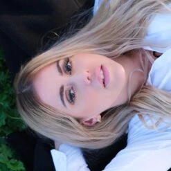 La La Lashes - Vixen -Beauty Bakerie Shop Klara Cosmetics La La Lashes Vixen false eyelashes full lash faux mink synthetic sculpt define shade color pigmentation lightweight makeup long lasting waterproof looks on the model 1