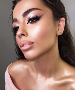 Untameable - 3 Shade Blush Contour Eyeshadow Palette -Beauty Bakerie Shop Klara Cosmetics Untameable 3 shades contour bronze blush highlight eyeshadow trio palette professional pigmented colorful shimmer matte glitter sparkle multichrome swatches models