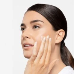 Smart Response Serum -Beauty Bakerie Shop Lauren application 3 Check Usage