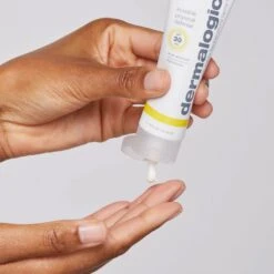 Dermalogica Invisible Physical Defense Mineral Sunscreen Spf30 10 Dermalogica Invisible Physical Defense Mineral Sunscreen Spf30 -Beauty Bakerie Shop invisible physical defense pdp 3